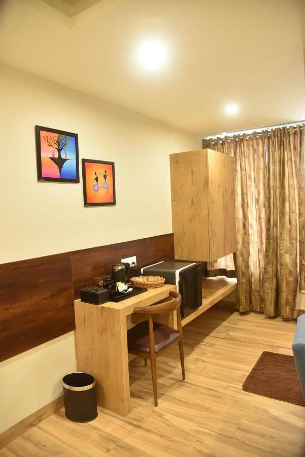 The Oaks Comforts Hubli Exterior foto