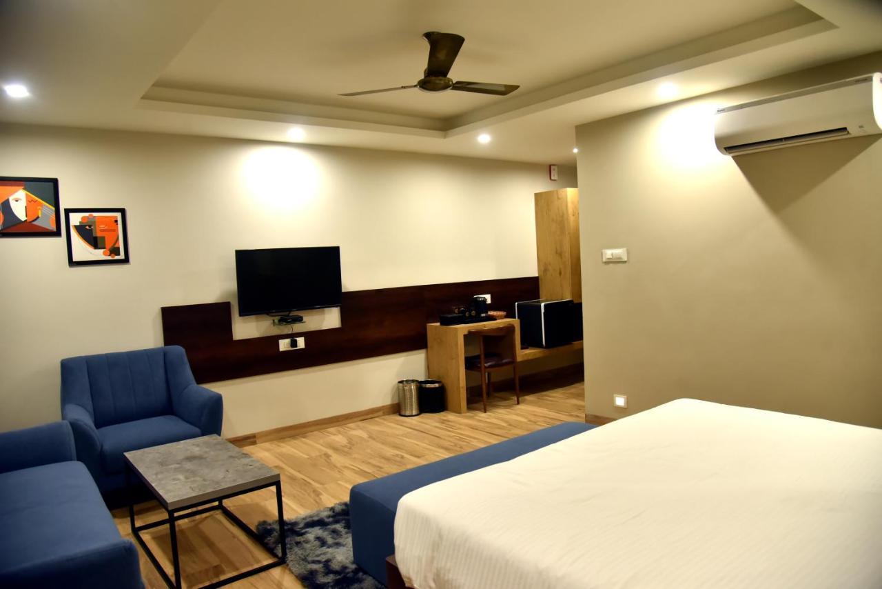 The Oaks Comforts Hubli Exterior foto